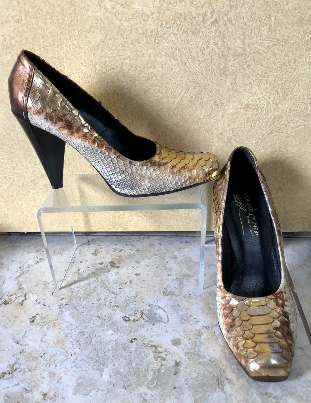 Donald Pliner Couture Hand Painted Metallic Python Leather Pump Shoe $595 8.5